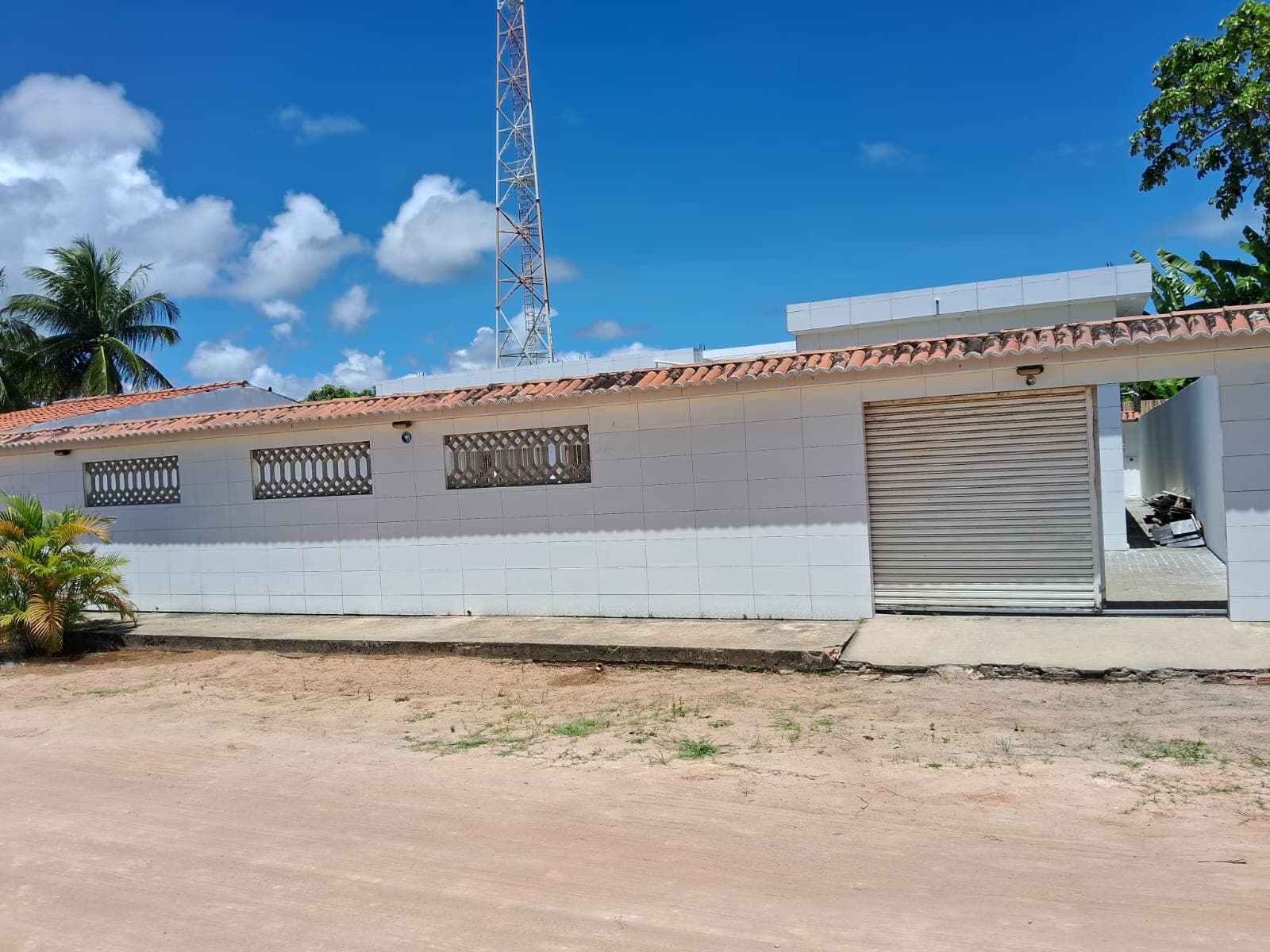 Casa na praia s.jose coroa grande.piscina 6x10 5qtos ar 4 banheiros 5,min.praia